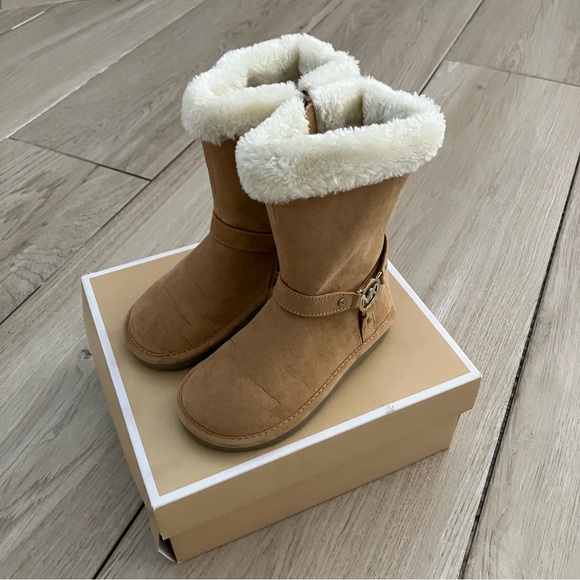 Toddler Girl Michael Kors boots - Picture 3 of 12